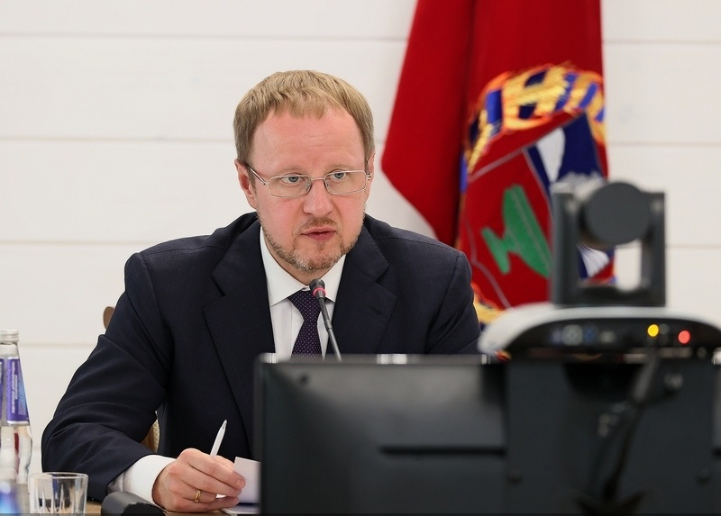 Губернатор Алтайского края Виктор Томенко в рамках агрофорума «День сибирского поля - 2022» провел заседание комиссии Госсовета
