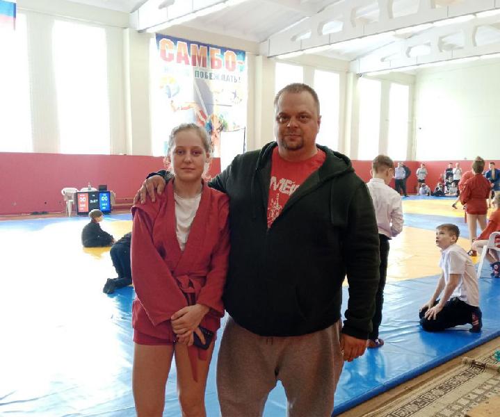 Самбистка Хабарского района Алёна Чигарева завоевала путёвку на первенство Сибири