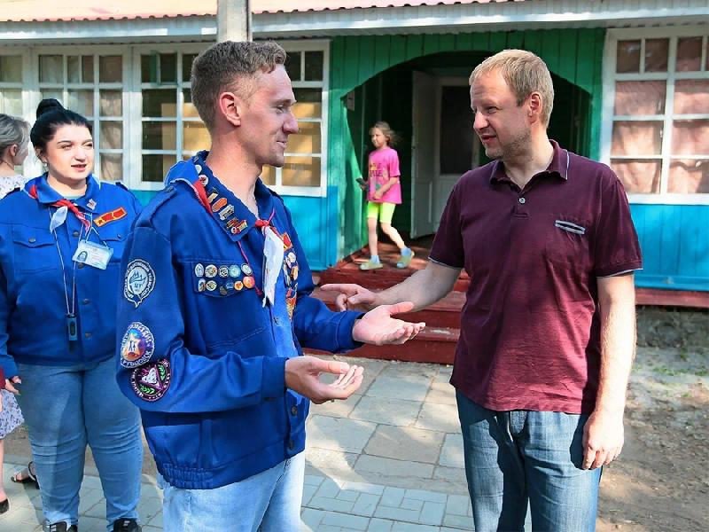 Родители 13 тысяч детей воспользовались компенсацией за отдых в лагере