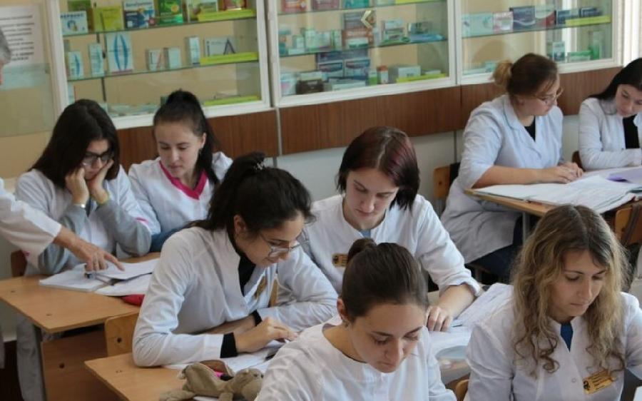 В новом учебном году на первый курс Алтайского института развития медицинского образования поступят более 1700 студентов