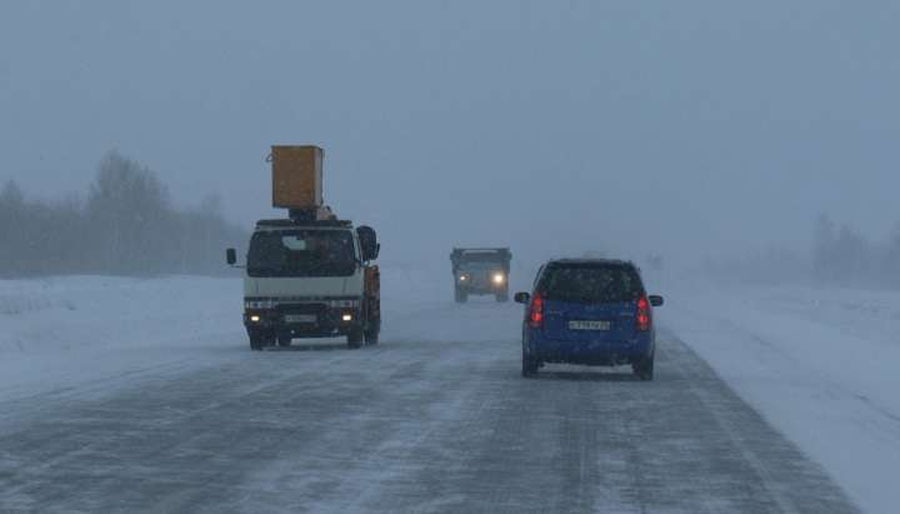 Два участка трассы закрыли в Алтайском крае