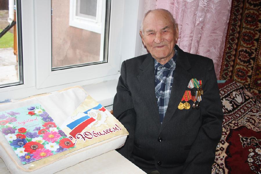 Геннадию Григорьевичу Заковряшину из Богатского исполнилось 95 лет