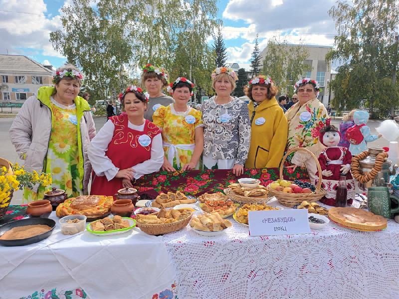 В Хабарах проходит IV районный фестиваль «Вот так блин!»