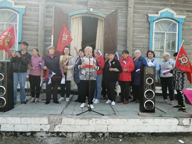 В Утянке состоялся флэшмоб в честь Дня Победы