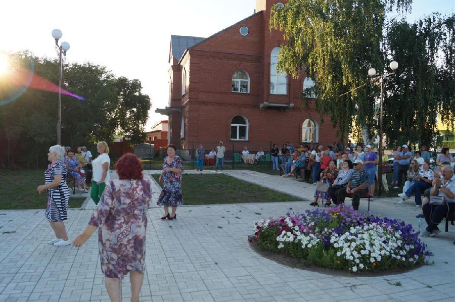 В Хабарах состоялась вечеринка в стиле СССР