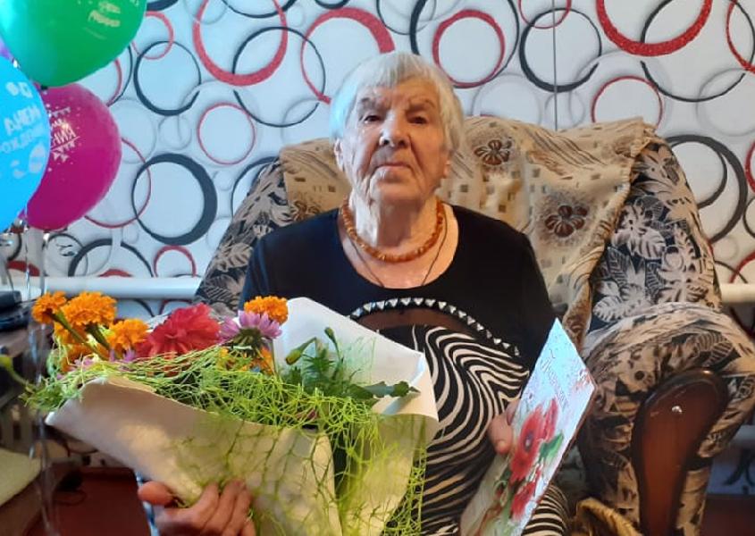 Надежде Фёдоровне Сластуновой из Хабаров исполнилось 90 лет