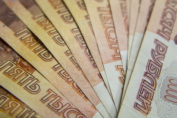 Мошенники похитили 100 тыс. рублей у женщины, искавшей работу