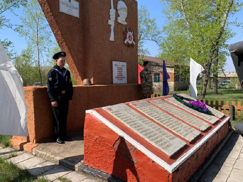 В Топольном состоялся парад в честь 77-й годовщины Победы в Великой Отечественной войне