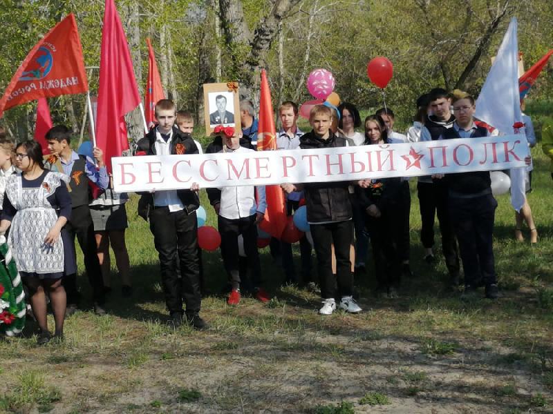 Утянцы готовились ко Дню Победы несколько дней и встретили праздник массово и ярко